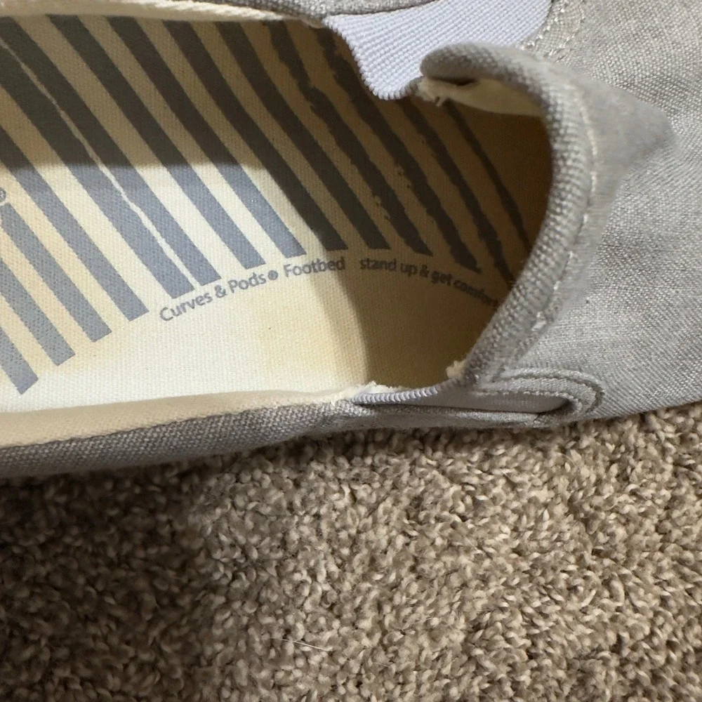 TAOS Dandy Sneakers Gray Canvas Slip On Shoes Athleisure Travel Resortwear SZ 10